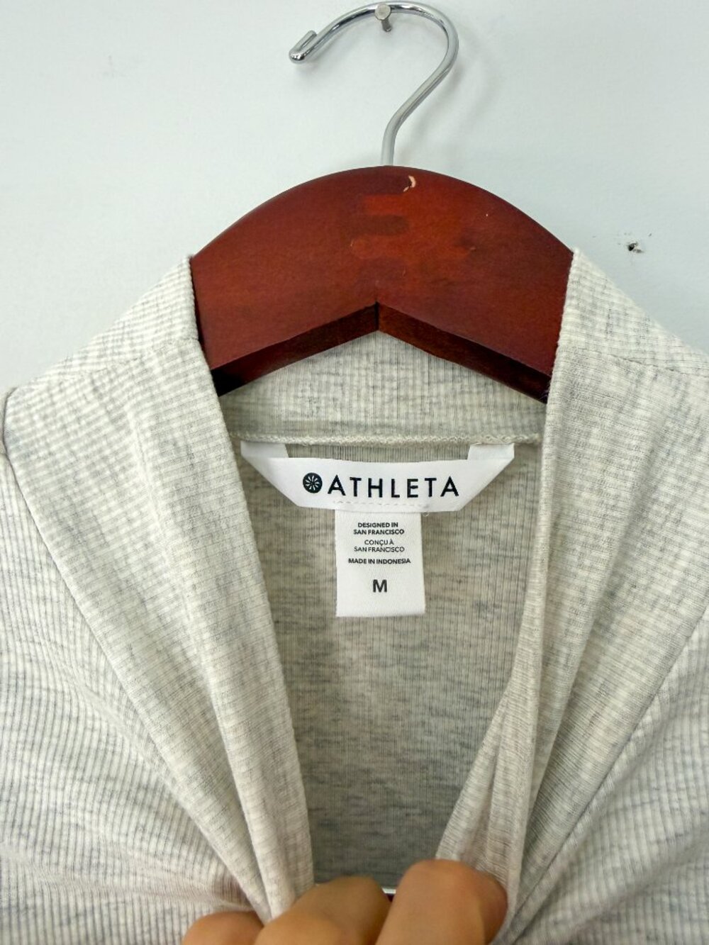 Athleta Signature Rib Mock Neck Elbow Sleeve Tee Fog Grey Heather M - Picture 3 of 6